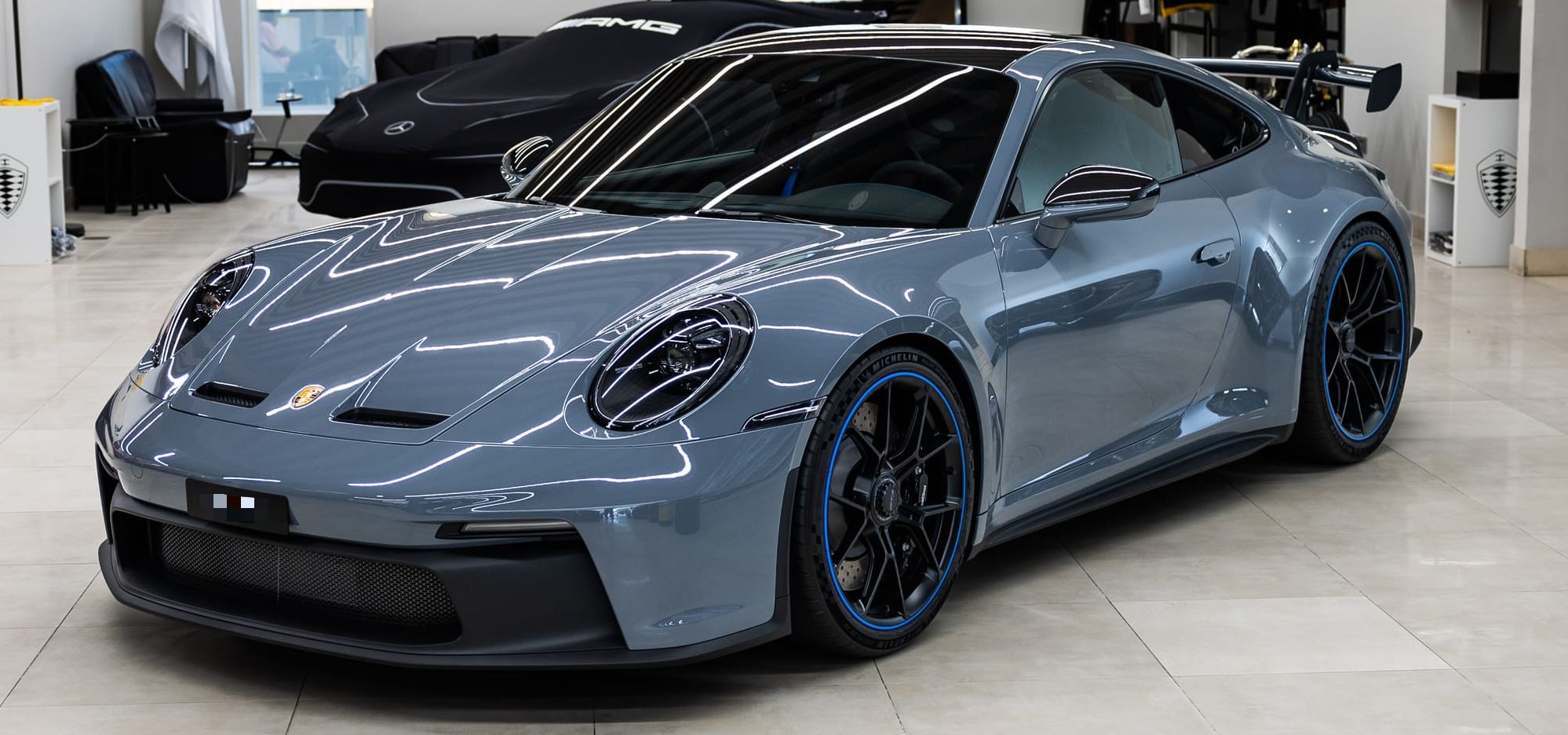 Porsche 911, Cayenne, Macan